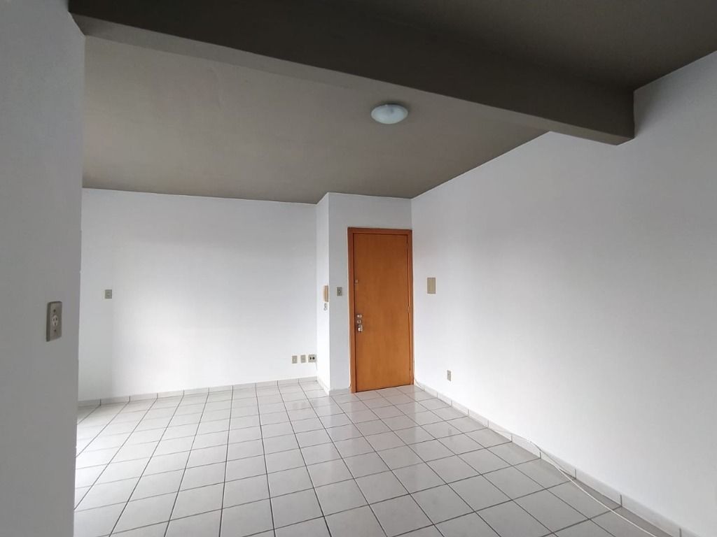 Apartamento para aluguel no São Cristóvão: 