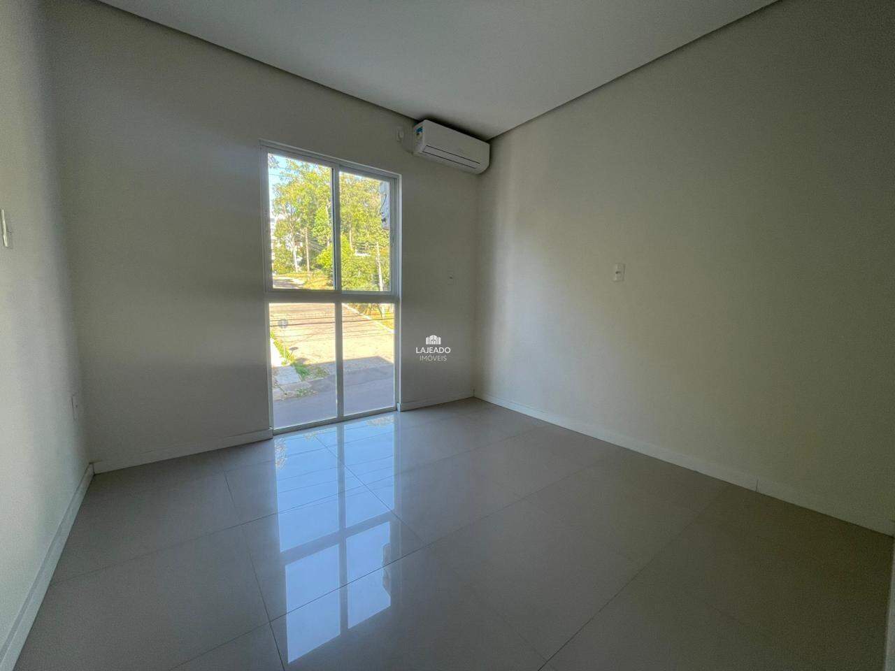 Apartamento para aluguel no Carneiros: 