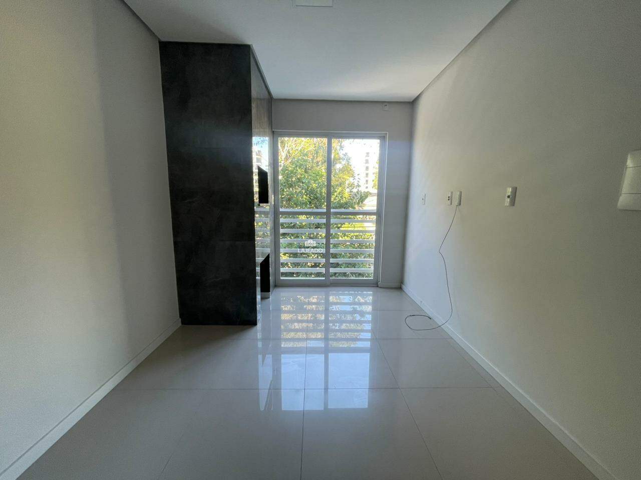 Apartamento para aluguel no Carneiros: 