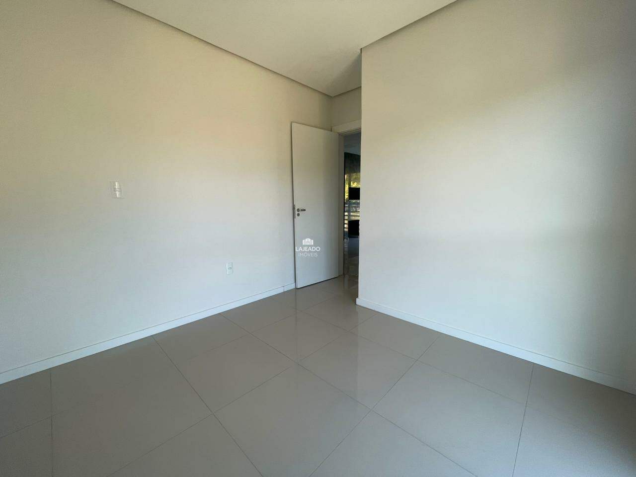 Apartamento para aluguel no Carneiros: 