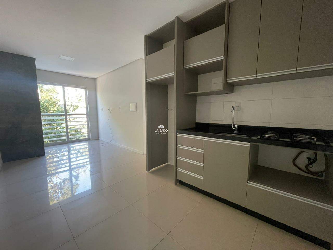 Apartamento para aluguel no Carneiros: 