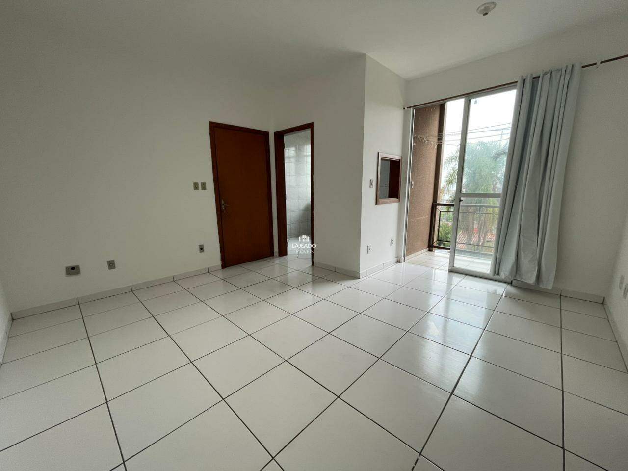 Apartamento para aluguel no Florestal: 