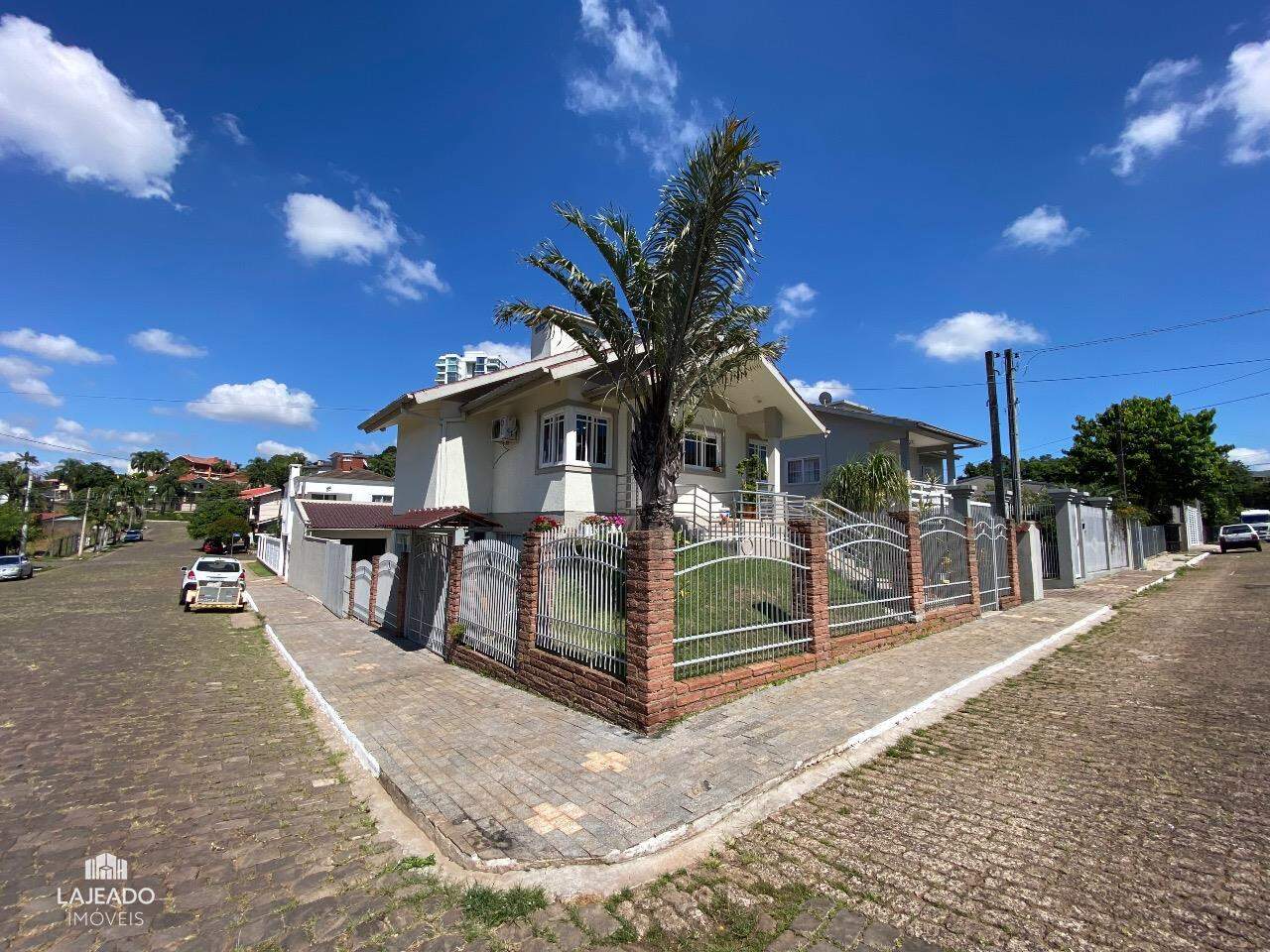 Casa à venda com 3 quartos, 120m² - Foto 2