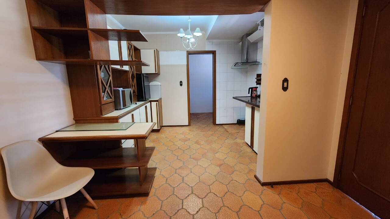 Casa para alugar com 4 quartos, 415m² - Foto 14