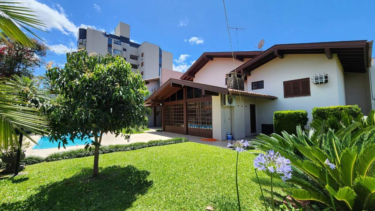 Casa para alugar com 4 quartos, 415m² - Foto 35