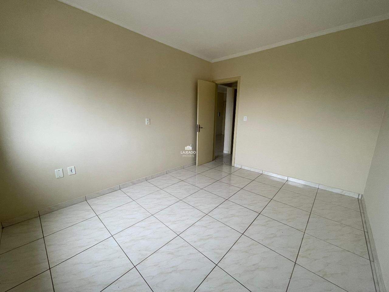 Apartamento para aluguel no Centenário: 