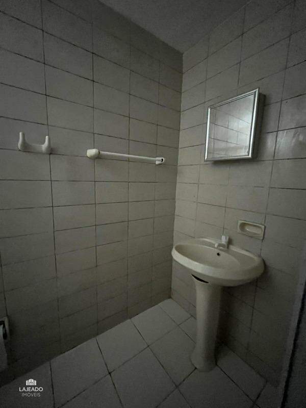 Apartamento para alugar com 2 quartos, 70m² - Foto 9