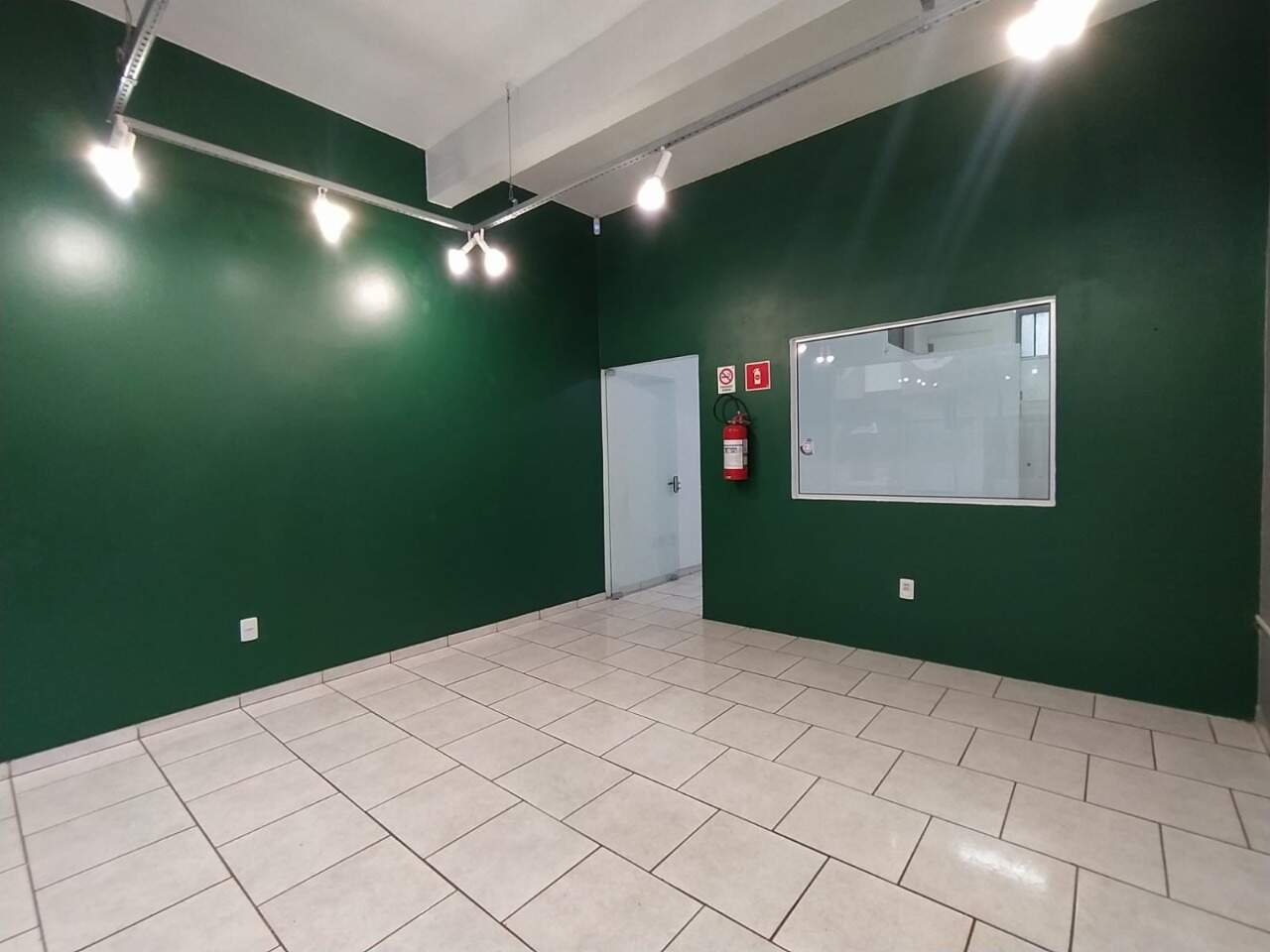 Loja-Salão para alugar, 50m² - Foto 2