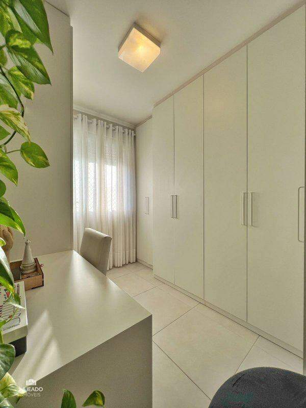 Apartamento à venda com 3 quartos, 81m² - Foto 7