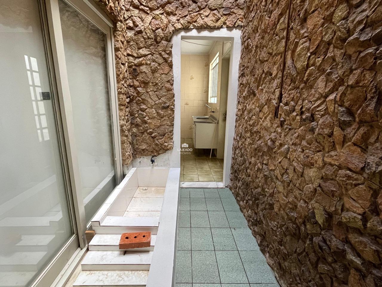 Casa comercial para aluguel no São Cristóvão: 