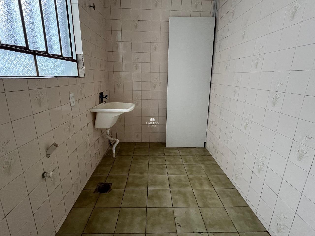 Casa comercial para aluguel no São Cristóvão: 