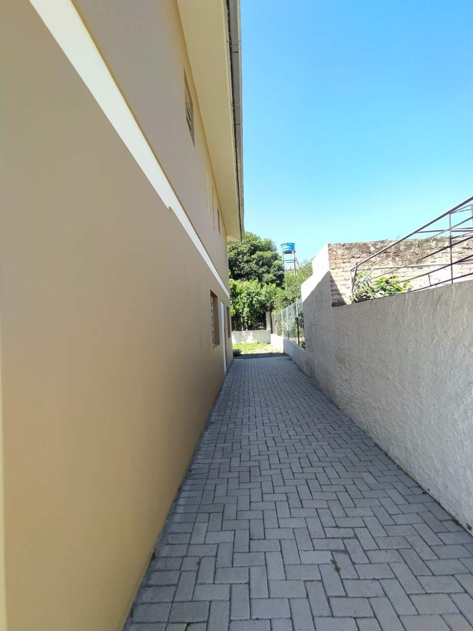 Casa à venda com 4 quartos, 200m² - Foto 3