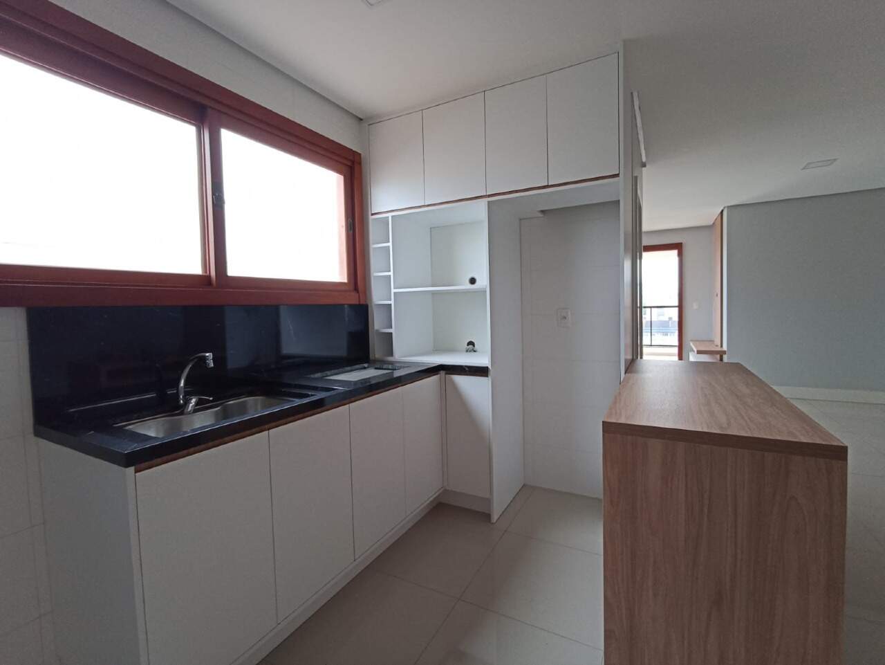 Apartamento para alugar com 3 quartos, 150m² - Foto 9