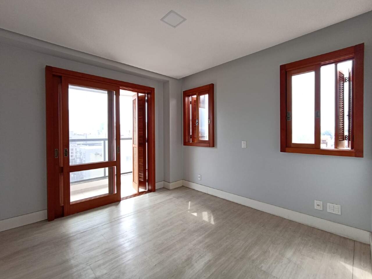 Apartamento para alugar com 3 quartos, 150m² - Foto 11