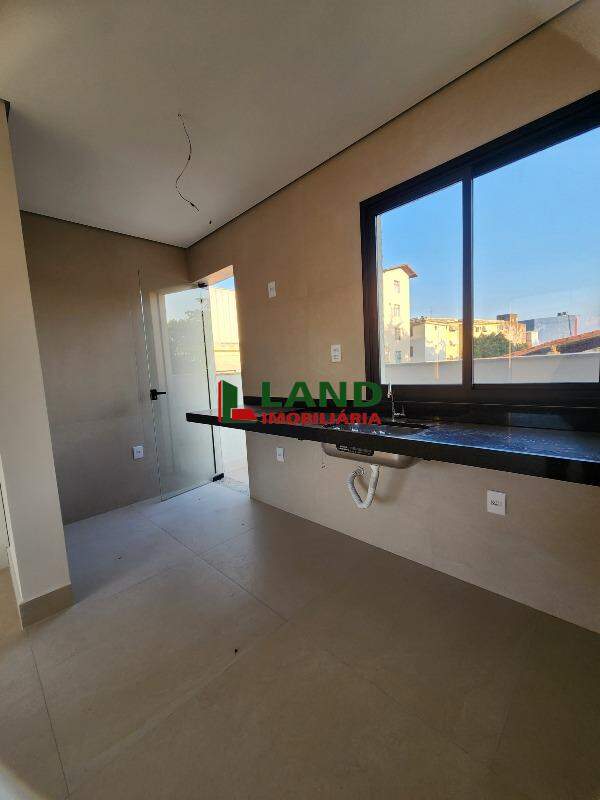 Apartamento à venda no Liberdade: 