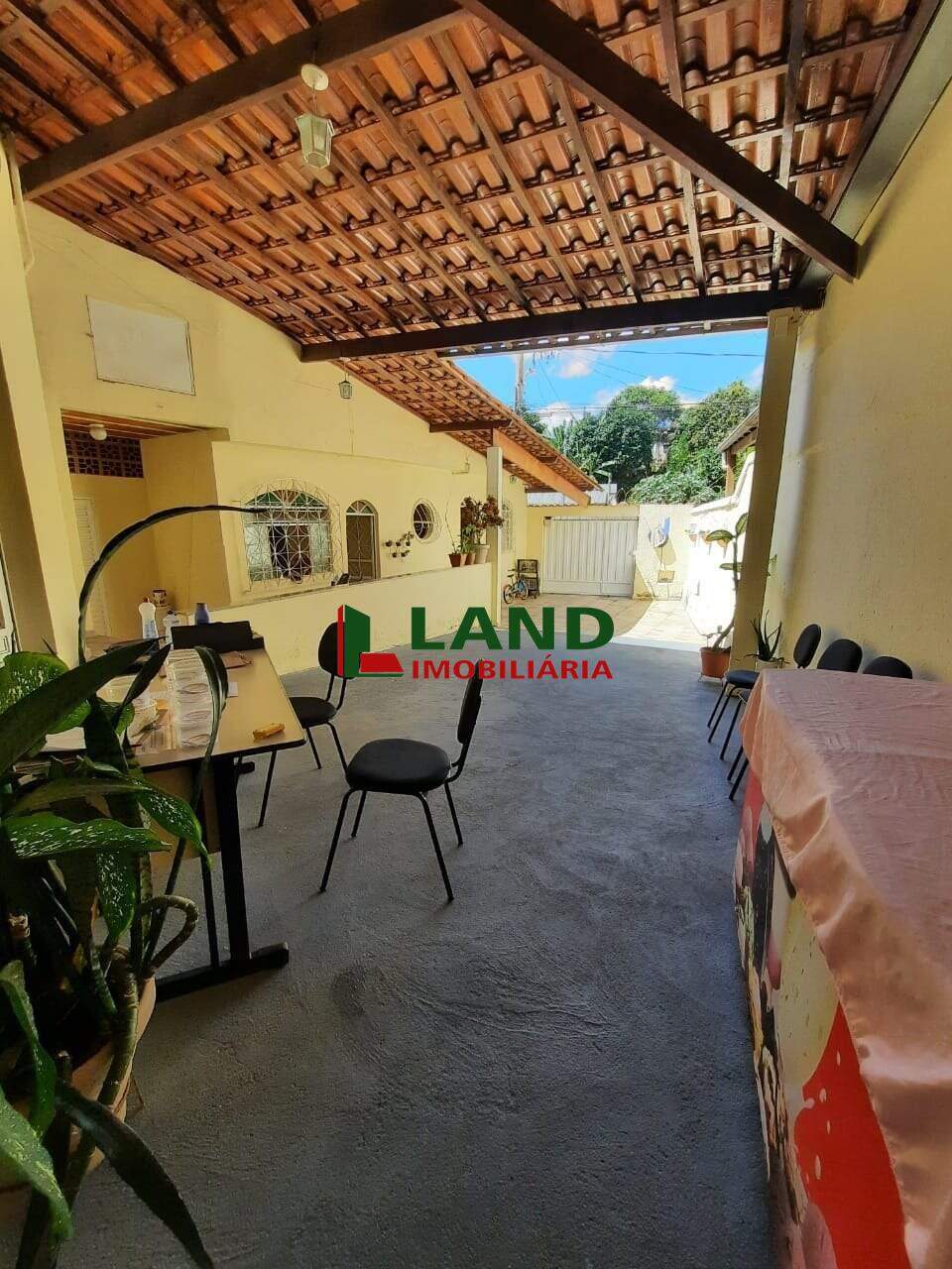 Casa à venda no Universitários: 