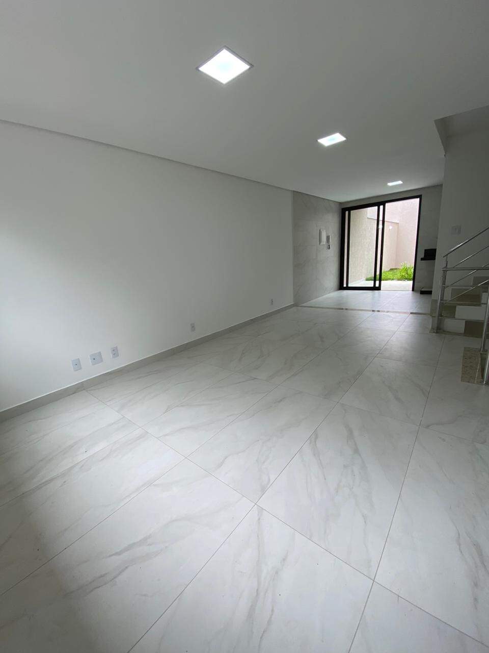 Casa à venda no Itapoã: 