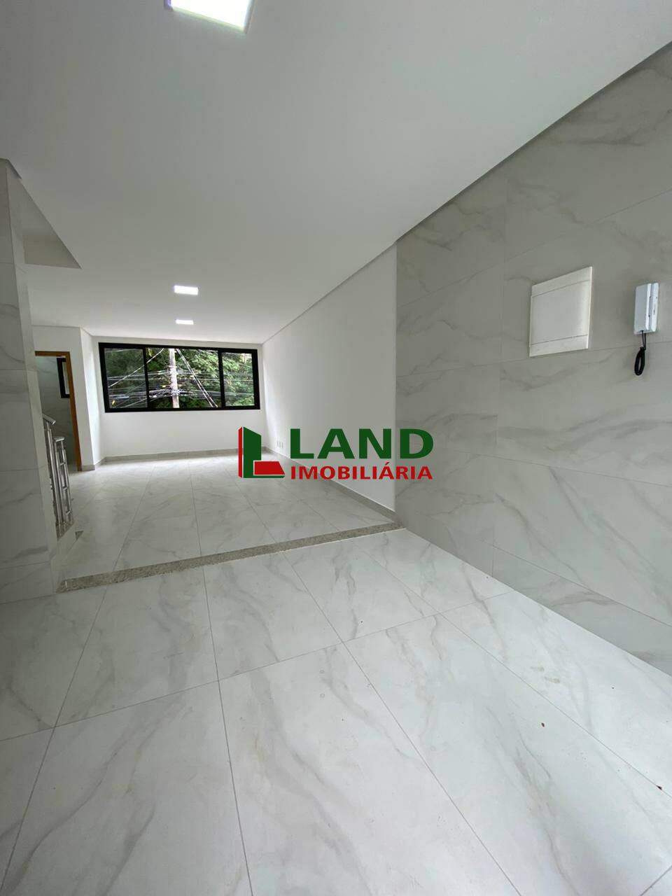 Casa à venda no Itapoã: 