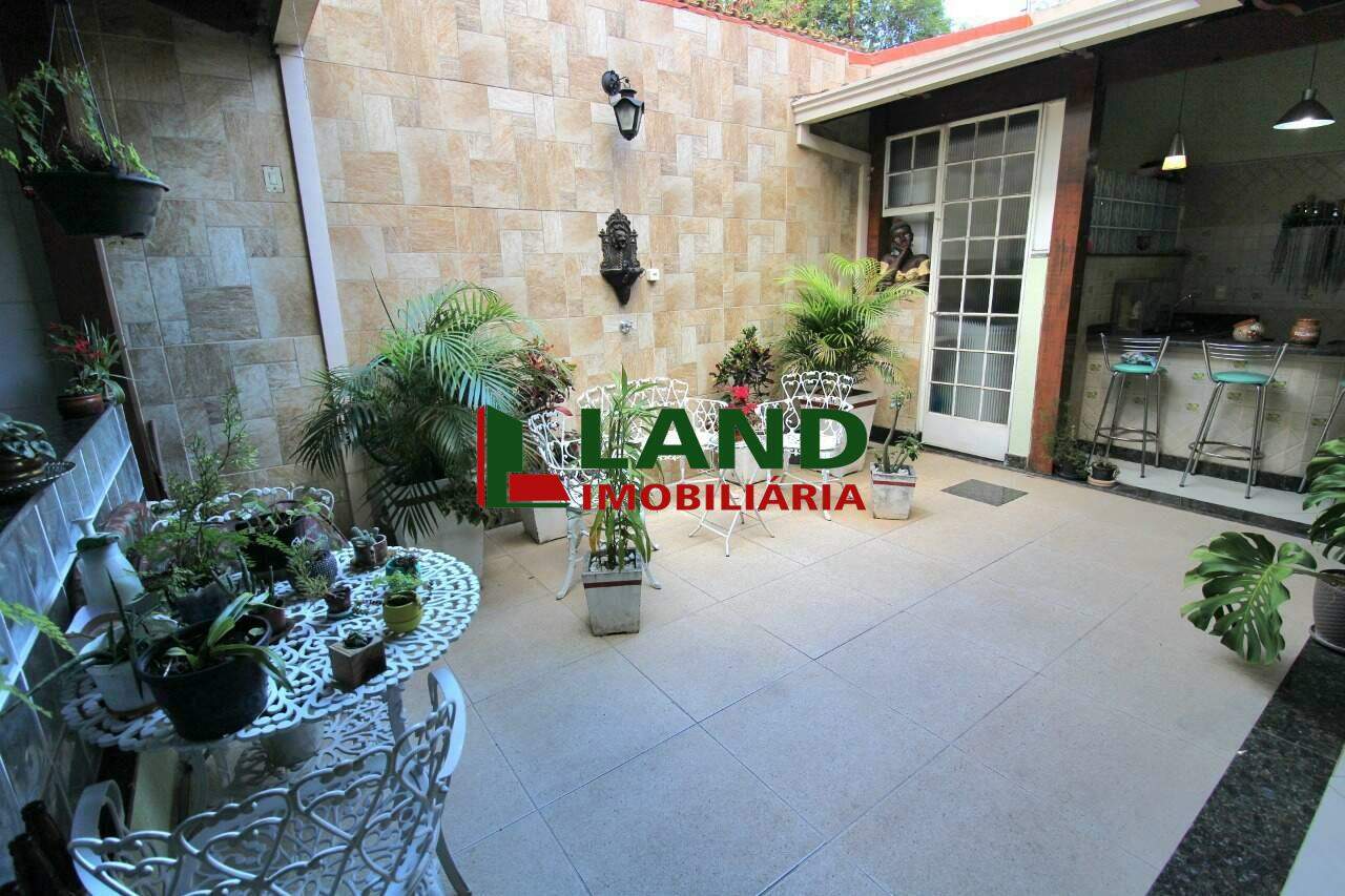 Casa à venda no Dona Clara: 