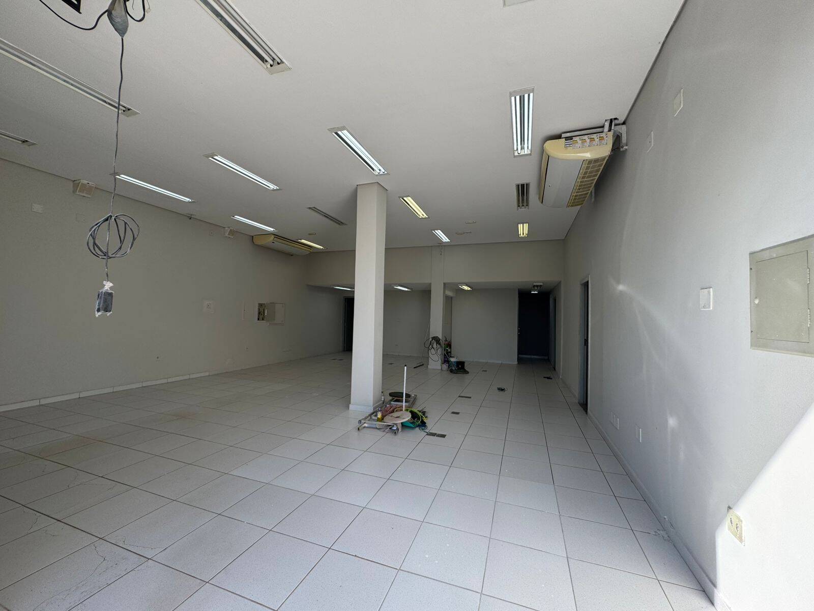 Loja para aluguel no Vila Satélite: 