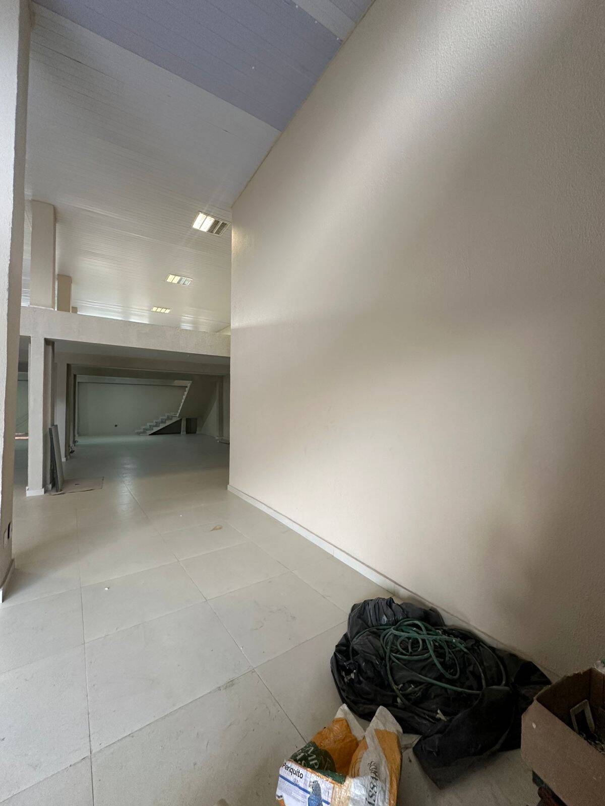 Loja para aluguel no Palmeiras (Parque Durval de Barros): 