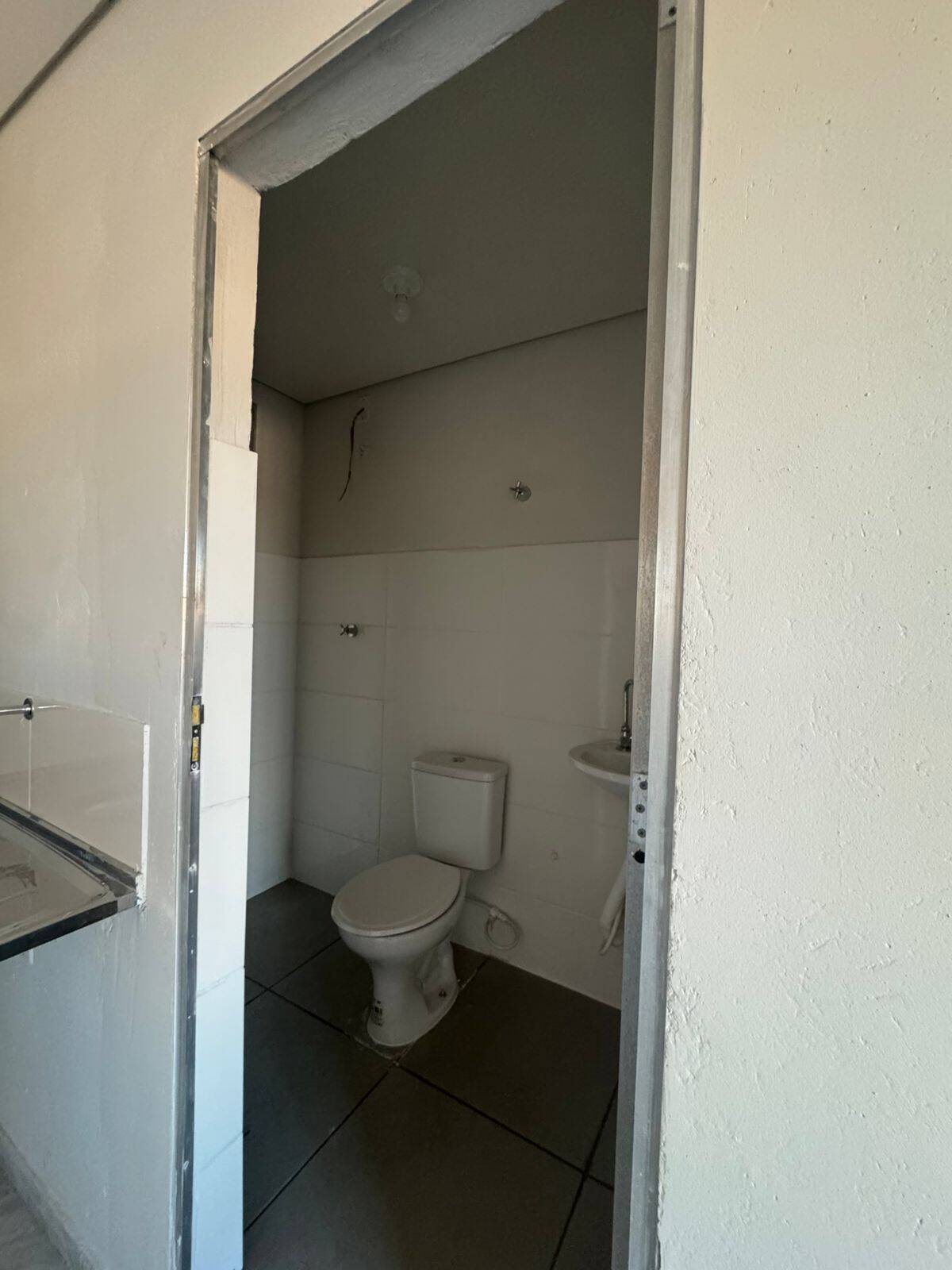 Kitnet para aluguel no Monte Castelo: 