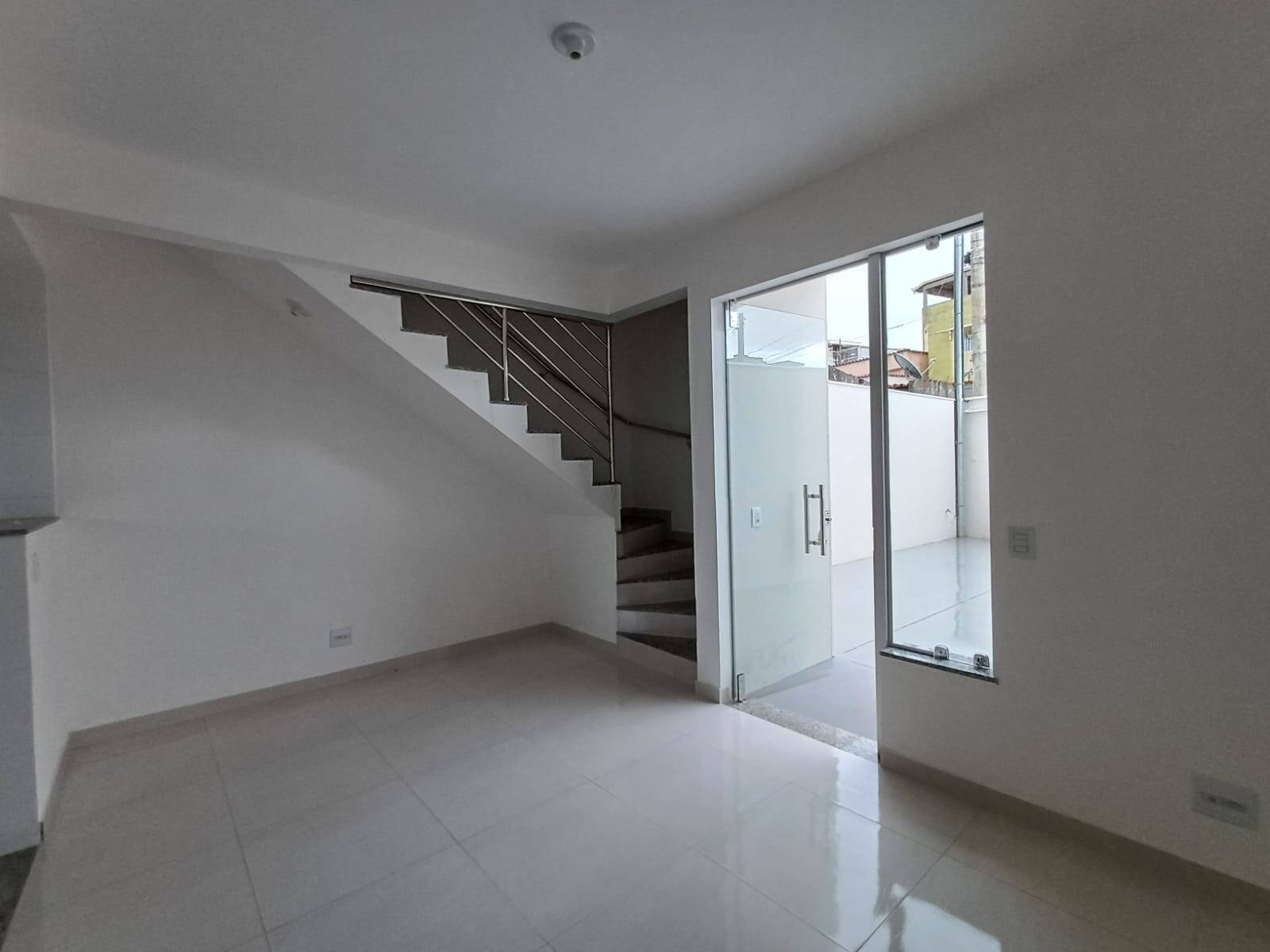 Casa Duplex à venda no Jardim das Flores: 