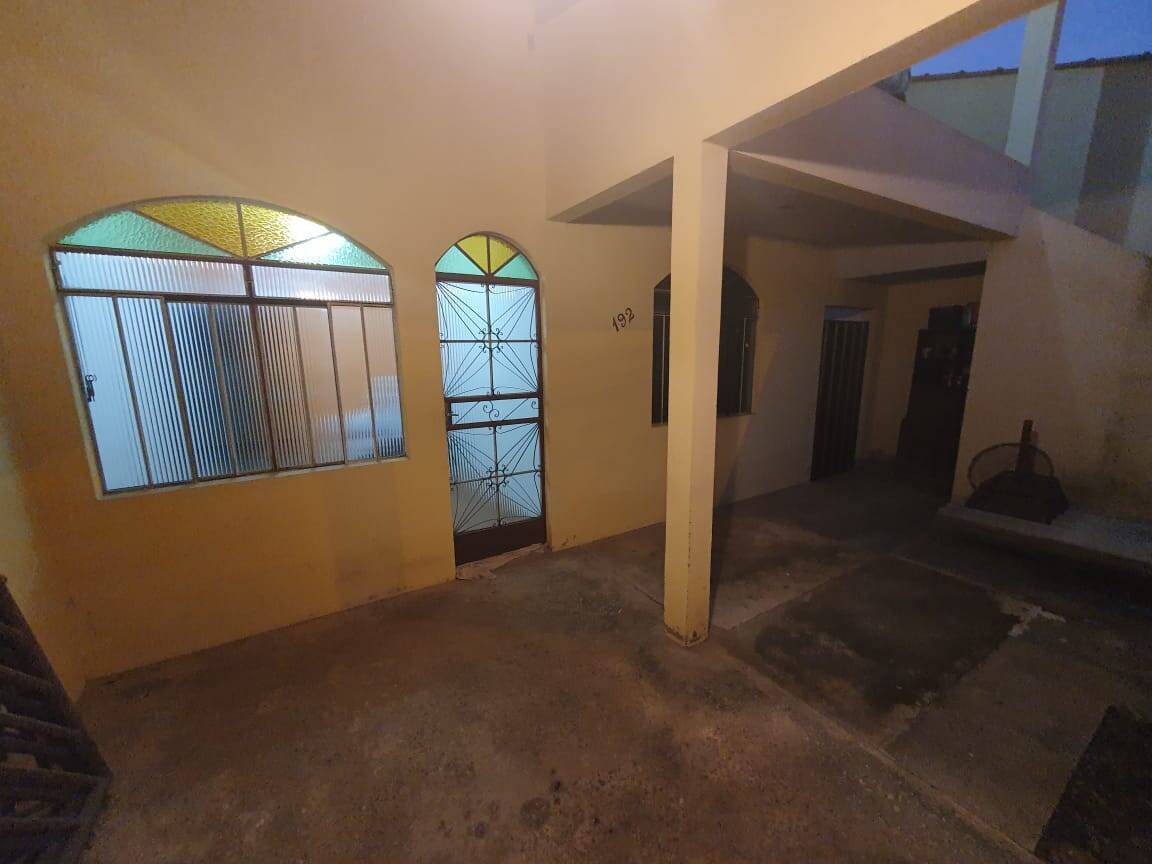 Casa à venda no Bandeirinhas: 