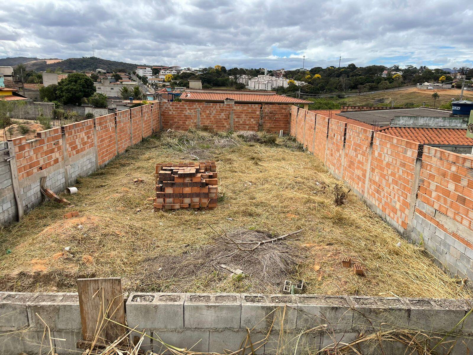 Lote à venda no Serra Azul: 