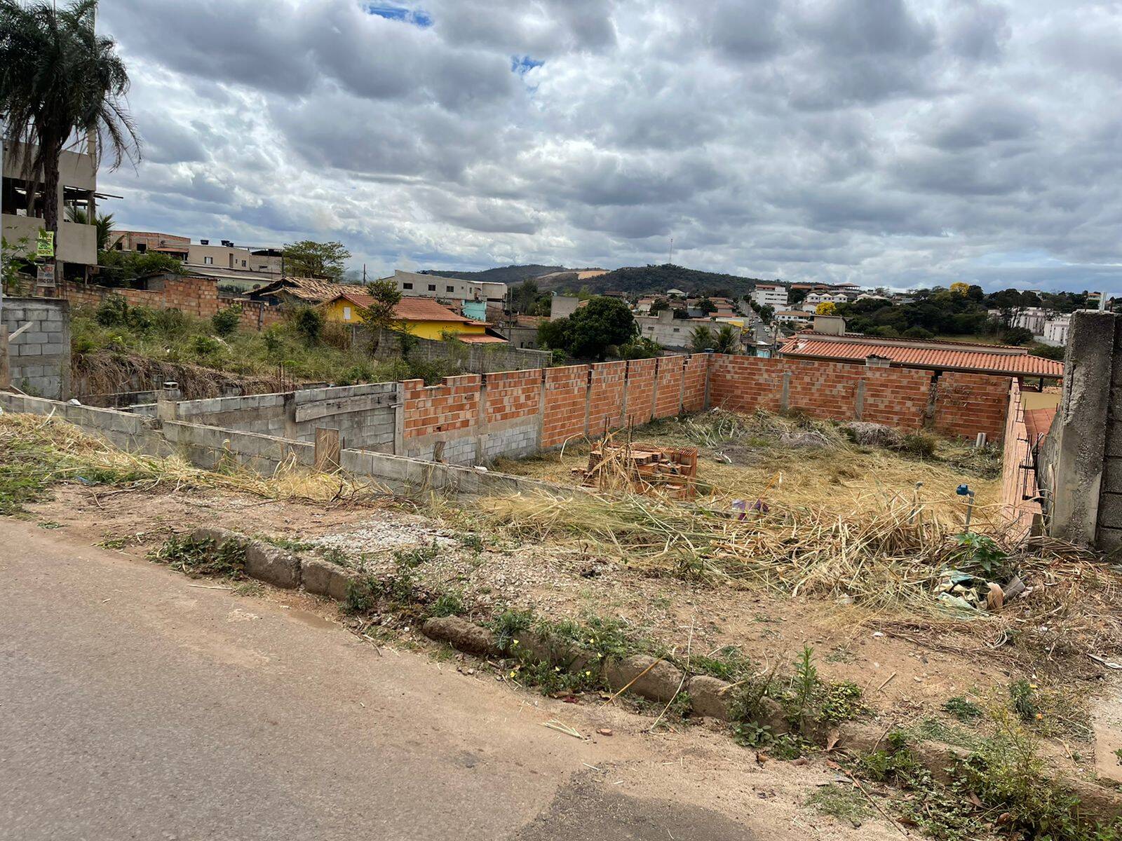Lote à venda no Serra Azul: 