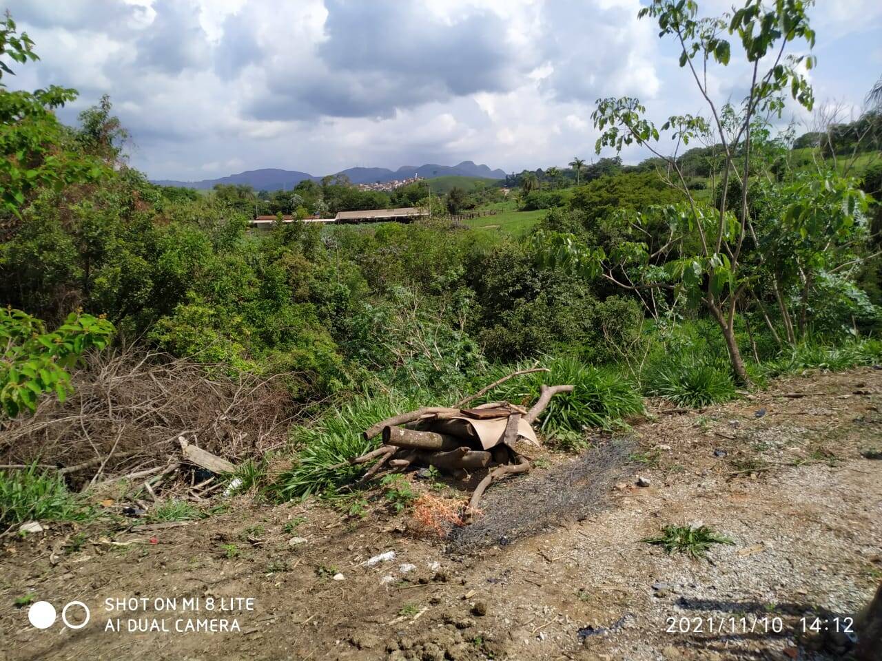 Lote à venda no Condomínio Sarzedo: 