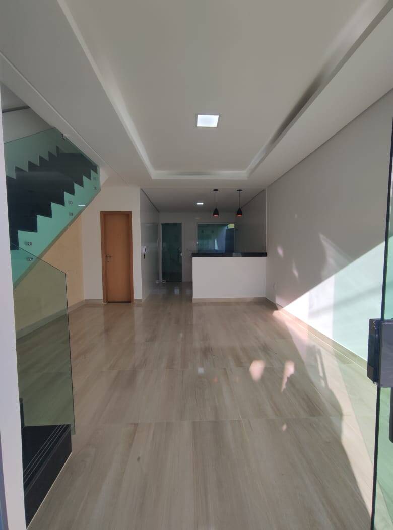 Casa Duplex à venda no Santa Rosa: 