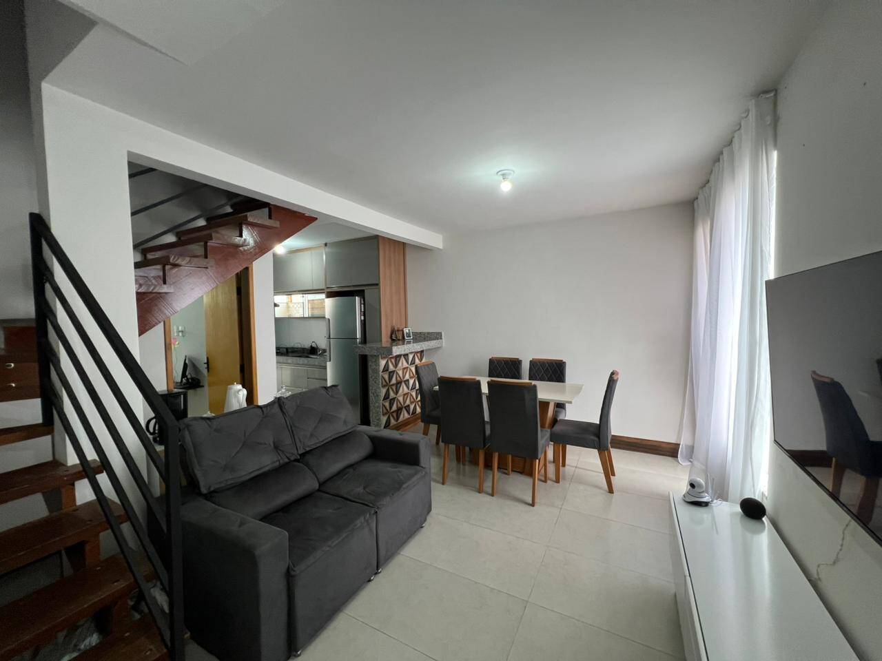 Casa Duplex à venda no Camargos: 