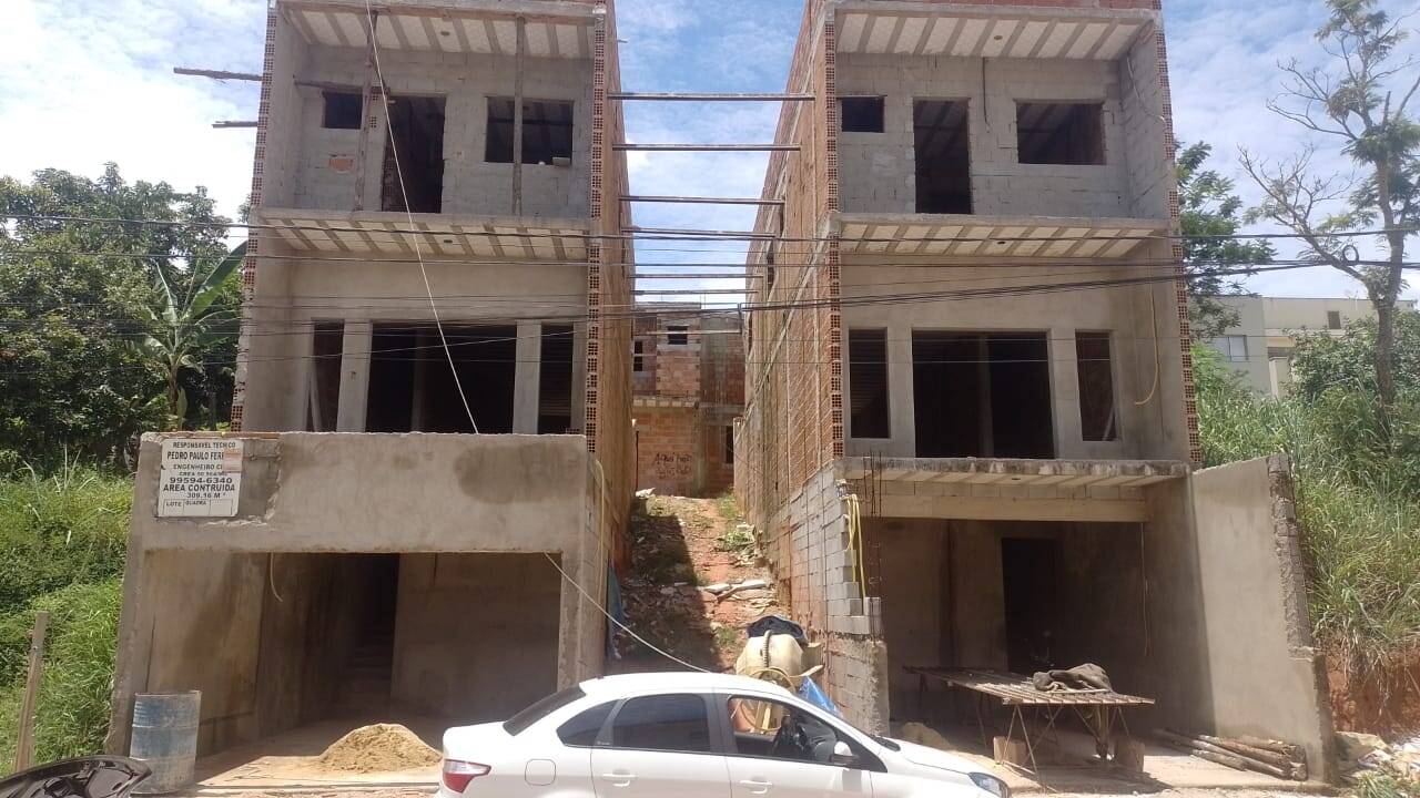 Casa Duplex à venda no Masterville: 