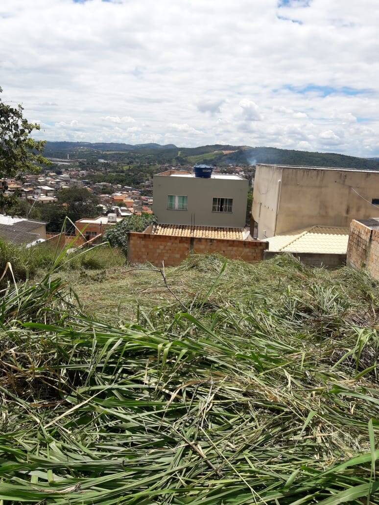Lote à venda no Serra Azul: 