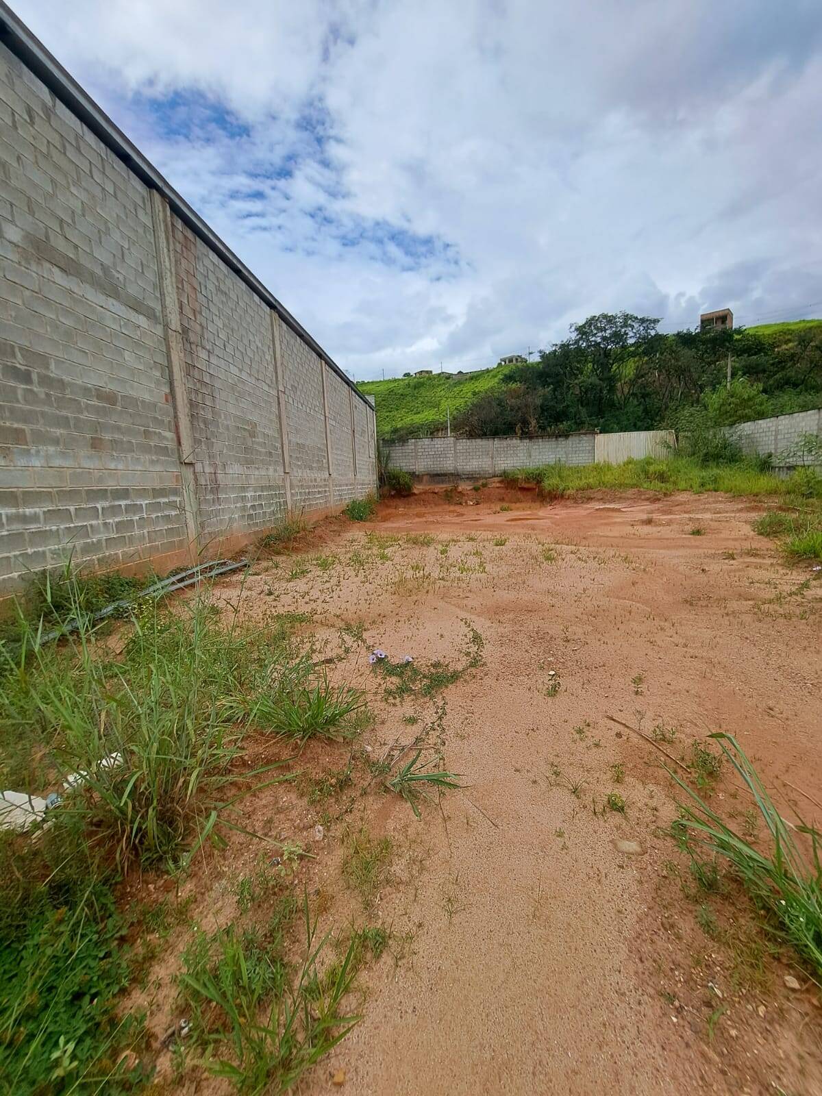 Lote à venda no Jardim Das Oliveiras: 