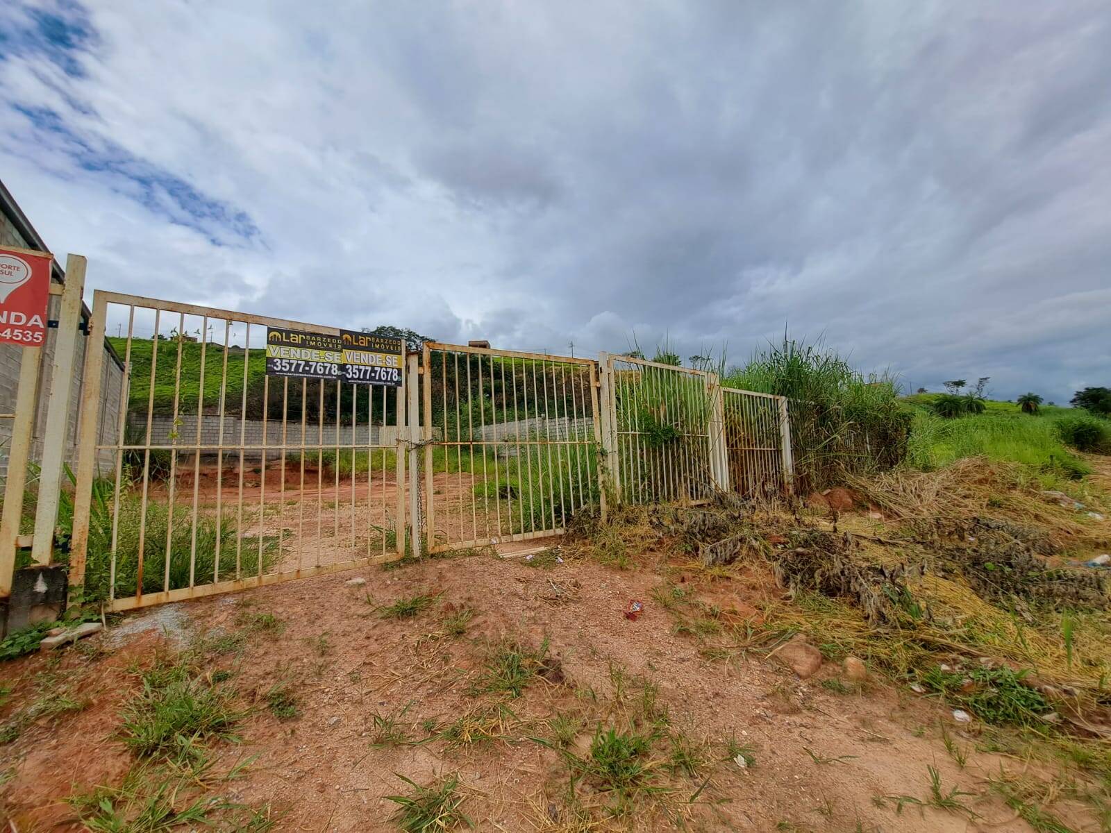 Lote à venda no Jardim Das Oliveiras: 