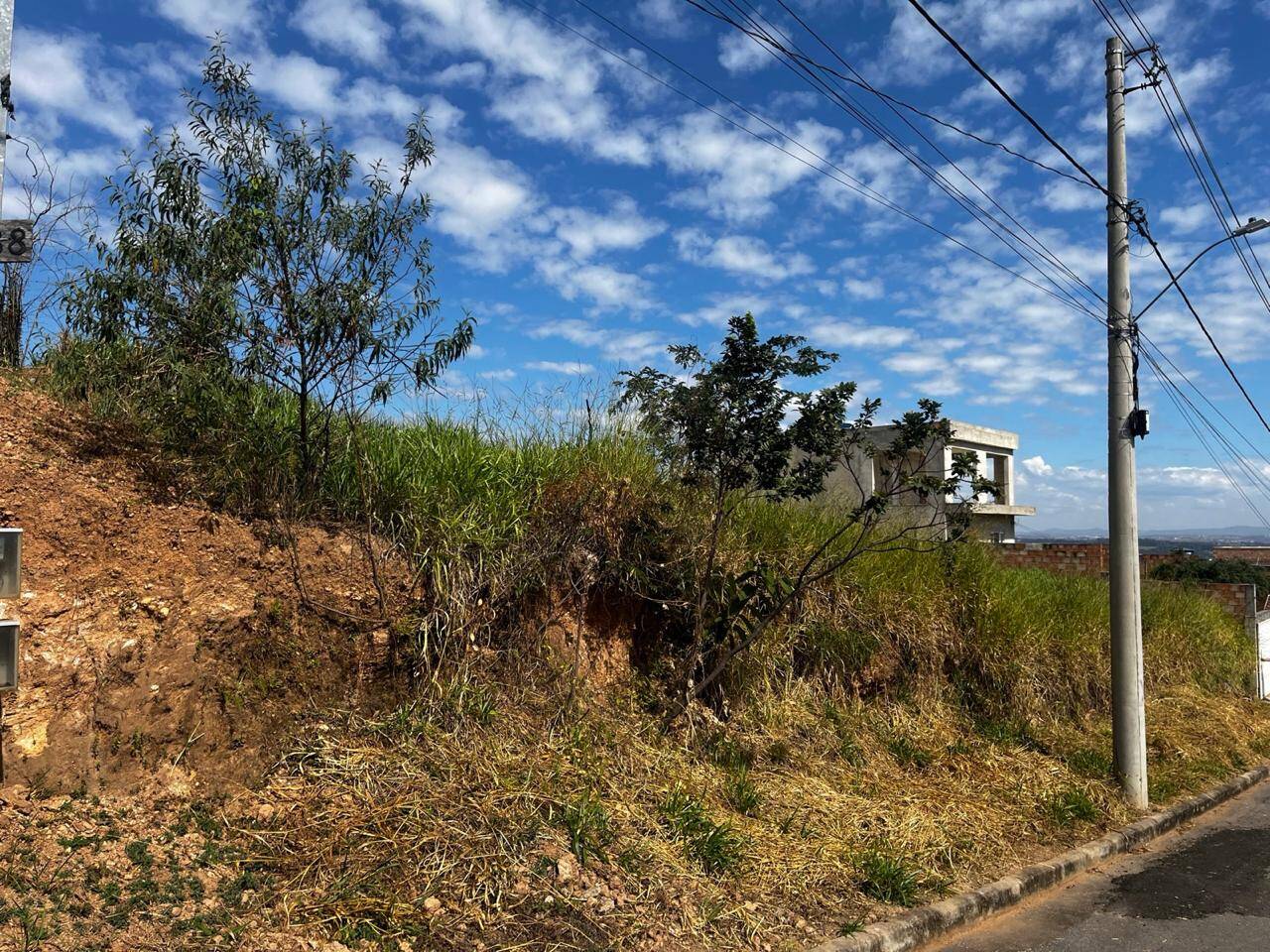 Lote à venda no Jardim Das Oliveiras: 