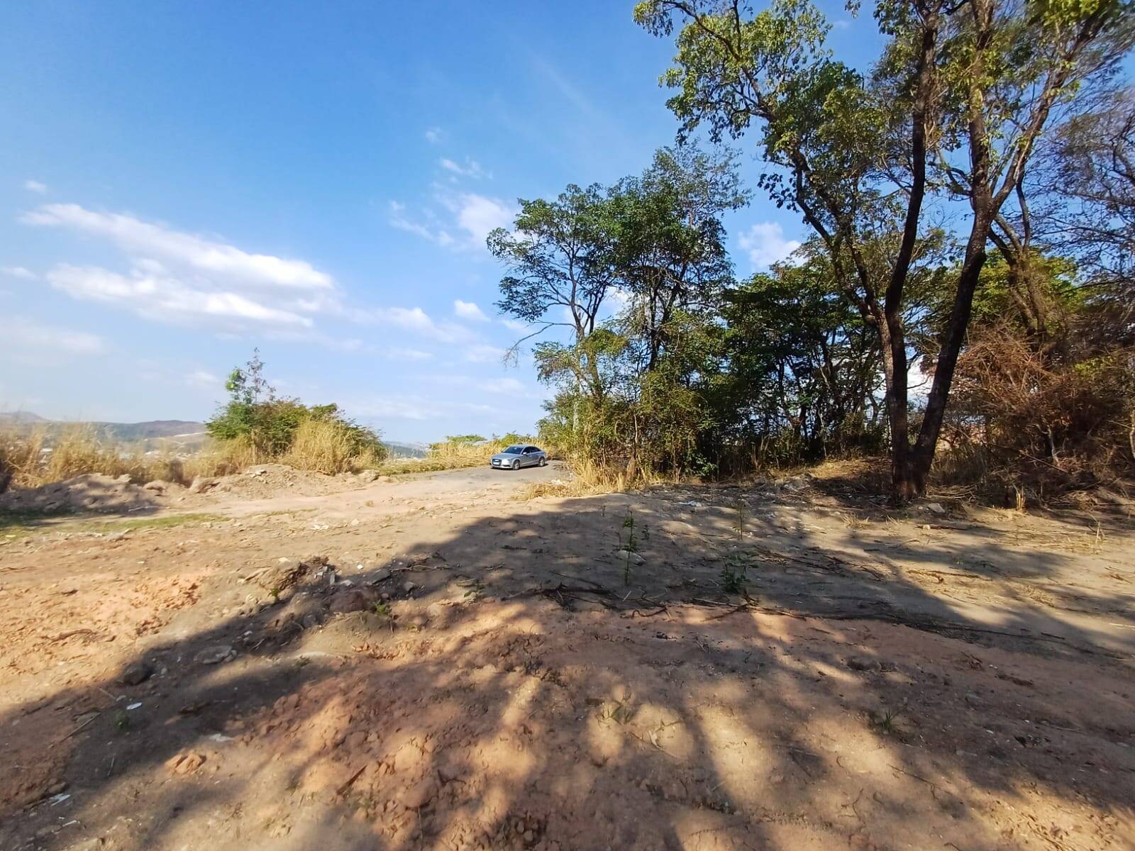 Lote à venda no Serra Azul: 