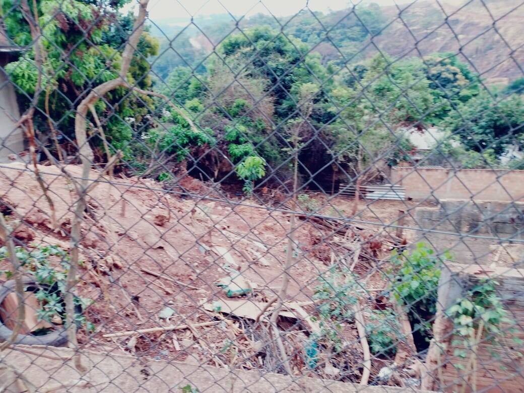 Lote à venda no Marimbá: 