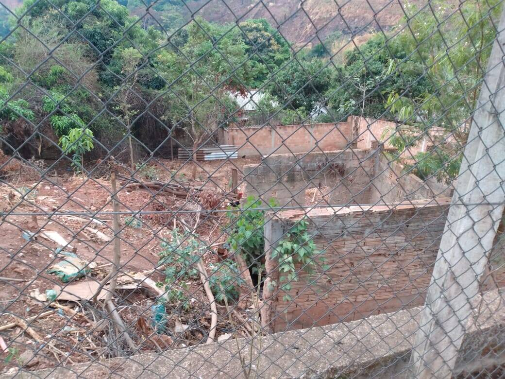 Lote à venda no Marimbá: 