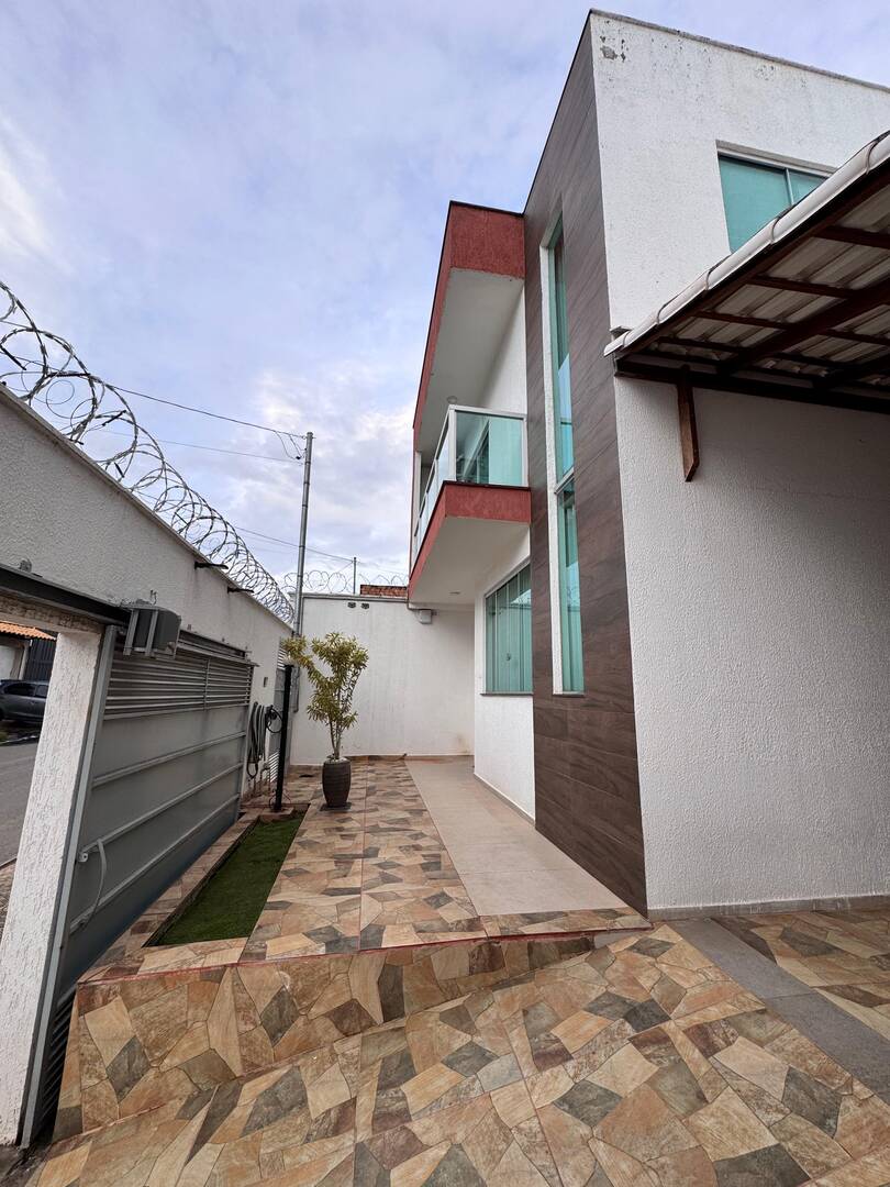 Casa Duplex à venda no Masterville: 