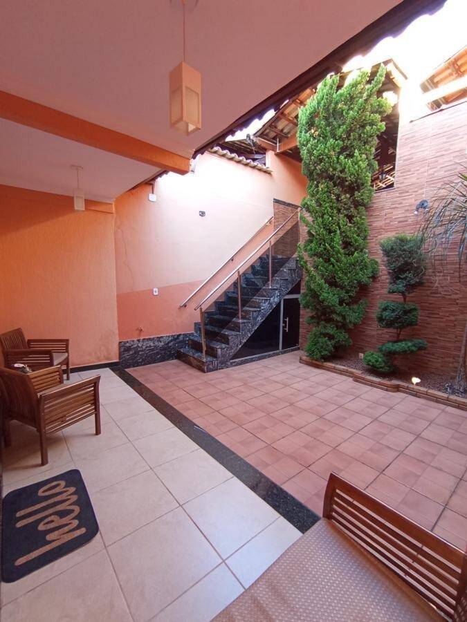 Casa à venda no Jardim das Flores: 