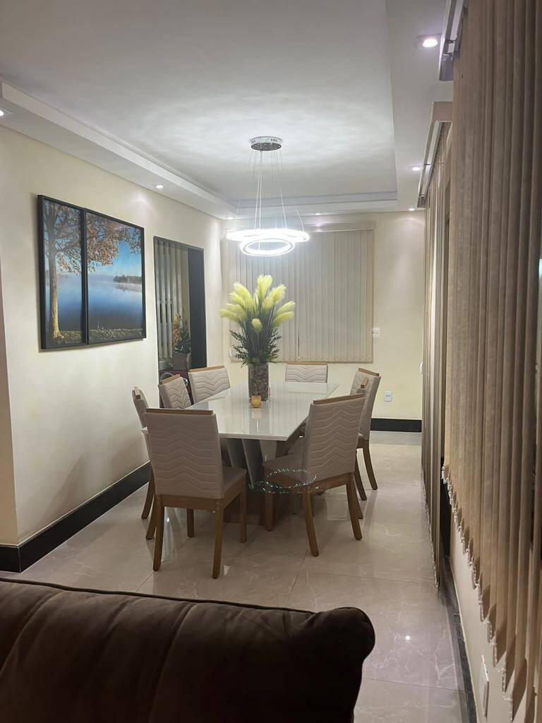 Casa à venda no Centro: 