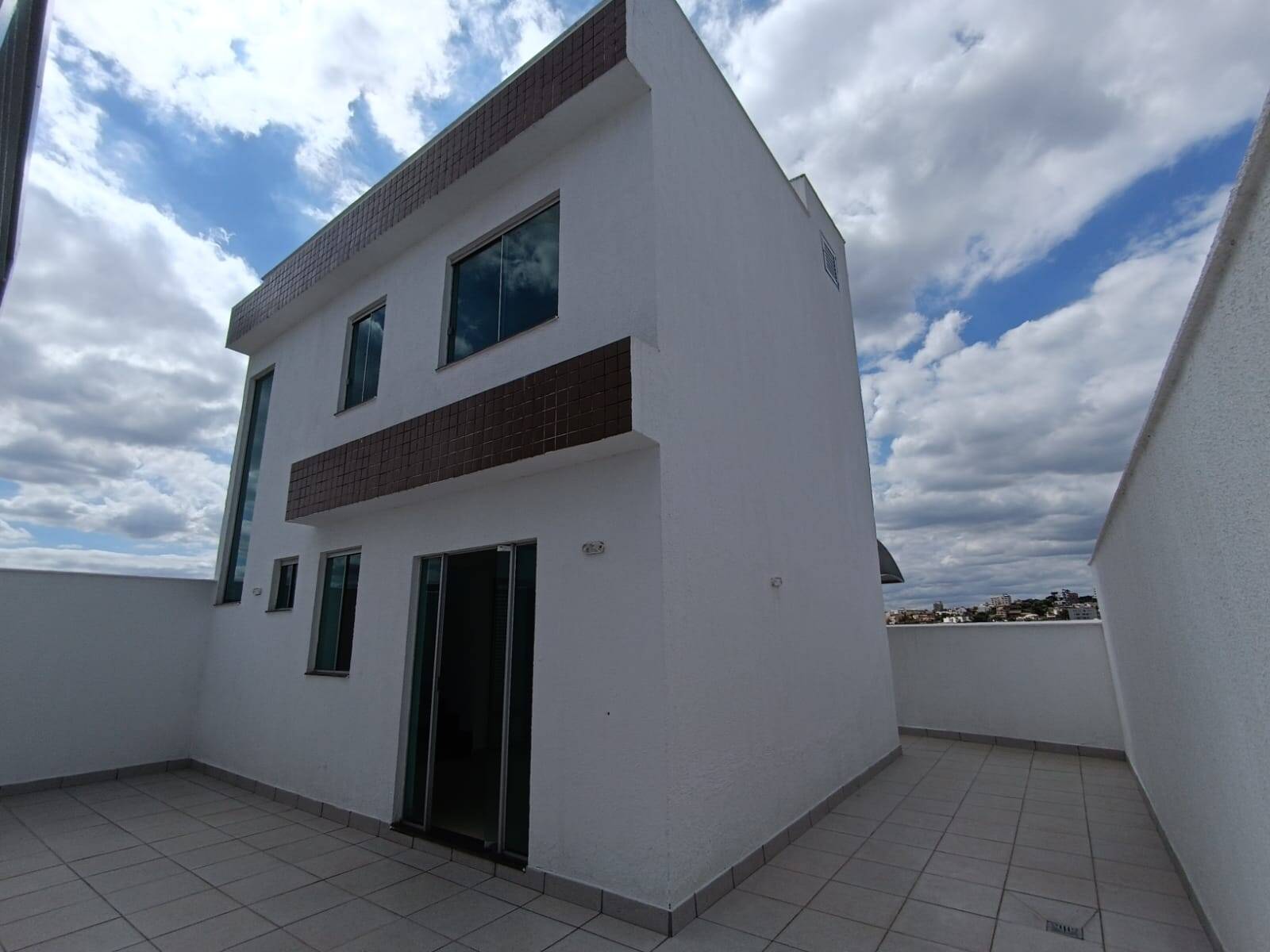 Casa Duplex à venda no Masterville: 