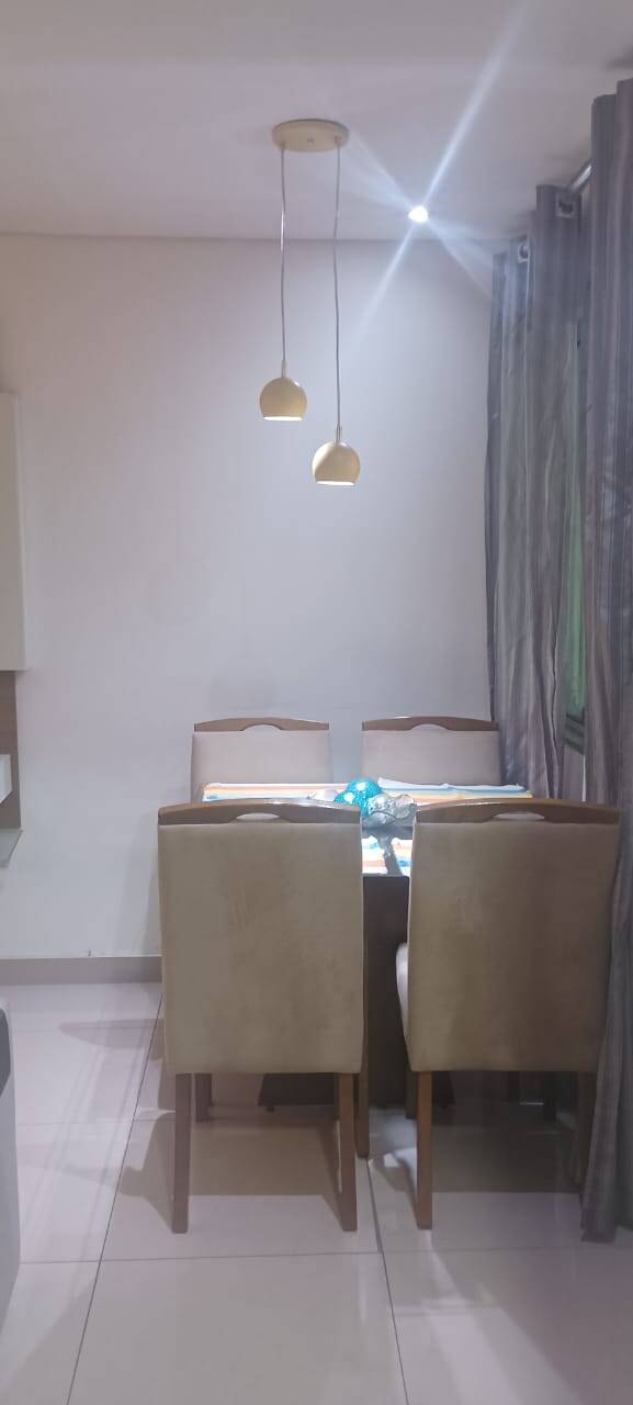 Casa Geminada à venda no Masterville: 