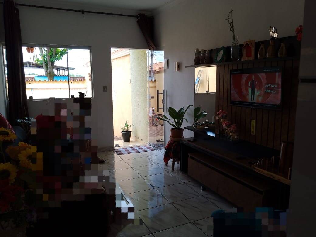 Casa à venda no Resplendor: 