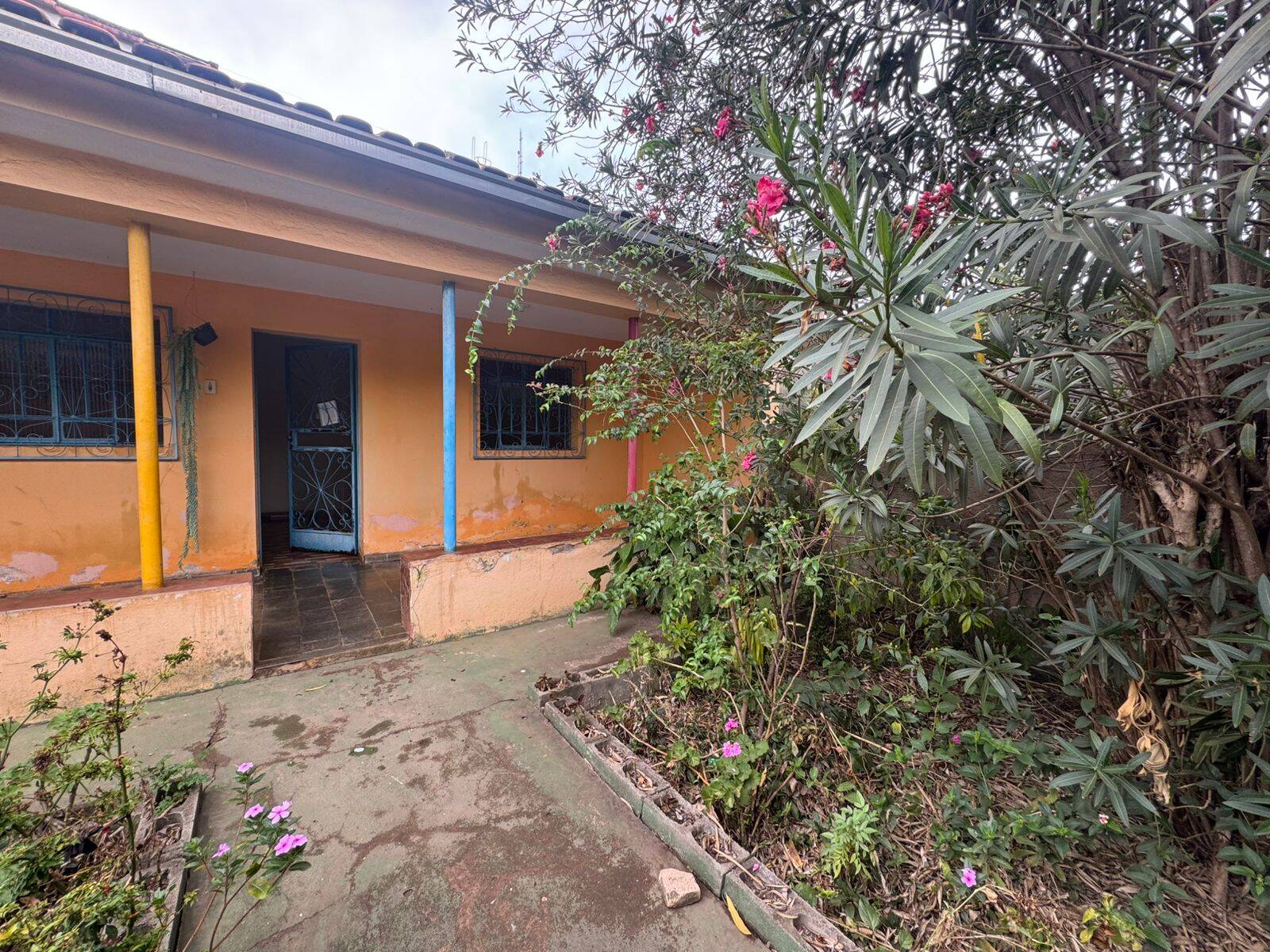 Casa para aluguel no Centro: 