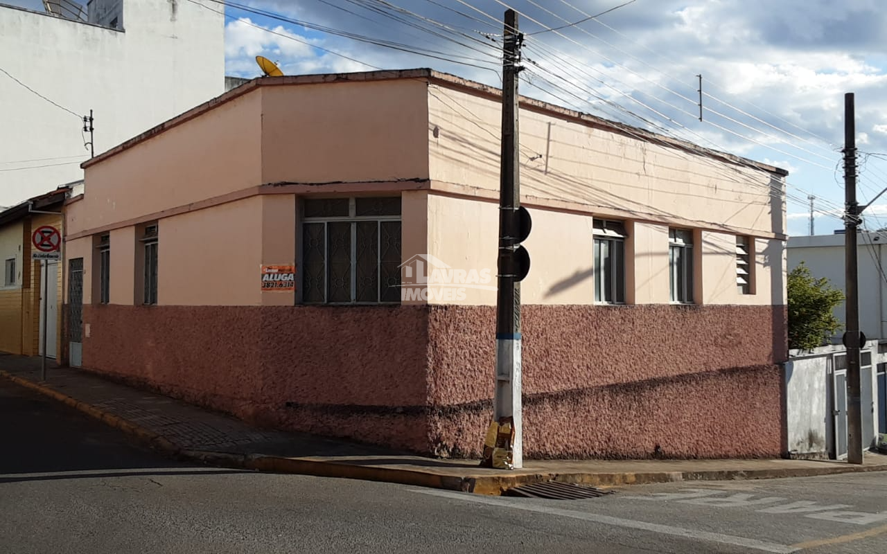 Casa Residencial Para Alugar (exclusivo) No Centro De Lavras/mg – 4 Quartos, 1 Suíte