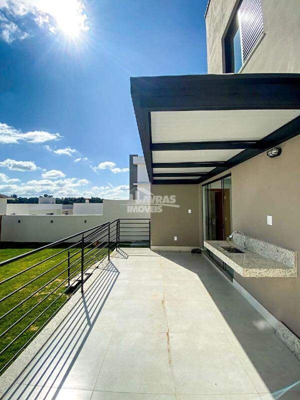 Casa à Venda, 4 Quartos, 1 Suíte, 2 Vagas, Condominio Das Goiabeiras - Lavras/mg